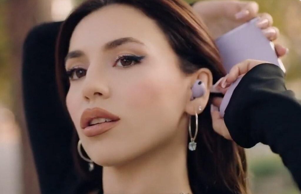 Ava-Max-for-Samsung